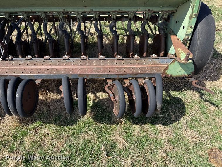 image for item DZ5205 John Deere 8200 grain drill