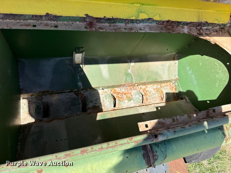 image for item DZ5205 John Deere 8200 grain drill