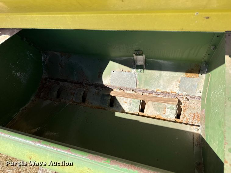 image for item DZ5205 John Deere 8200 grain drill