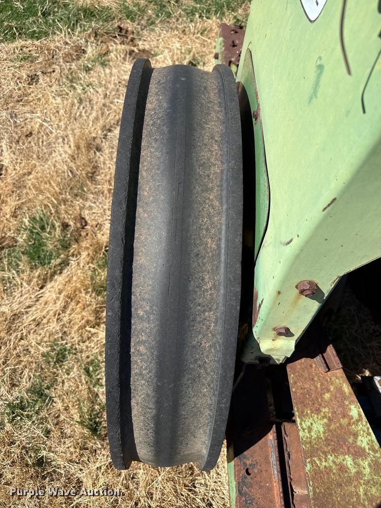 image for item DZ5205 John Deere 8200 grain drill