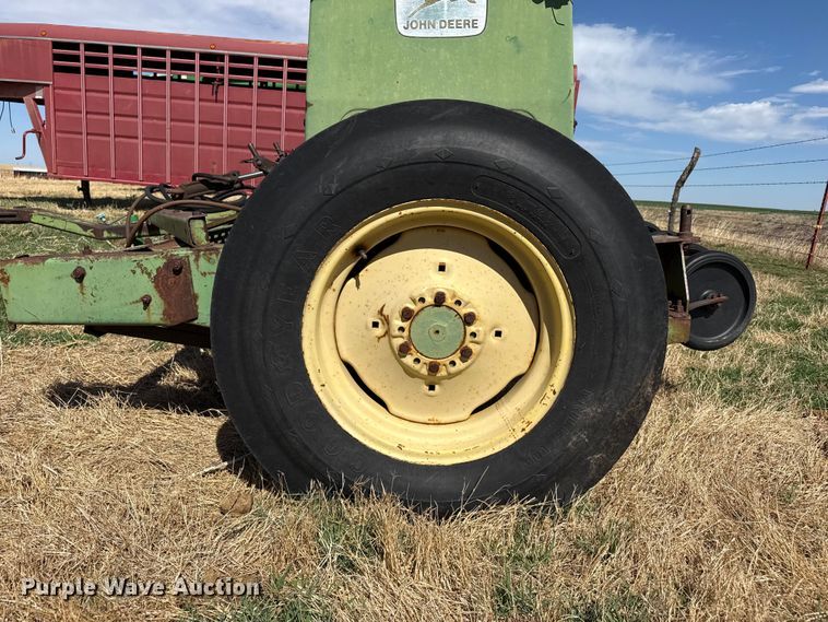 image for item DZ5205 John Deere 8200 grain drill