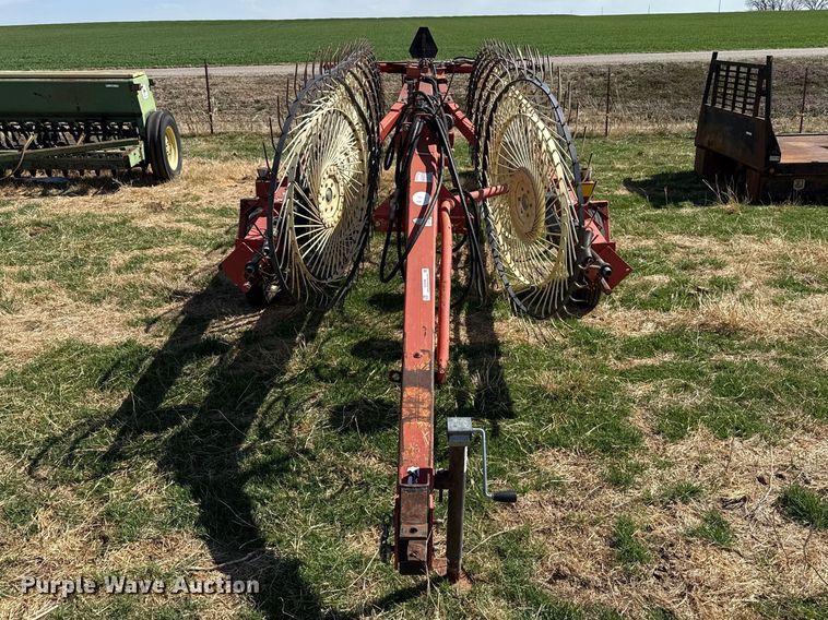 image for item DZ5206 H&S 14/16 WHL hay rake