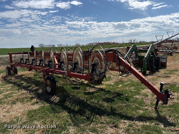 image for item DZ5206 H&S 14/16 WHL hay rake