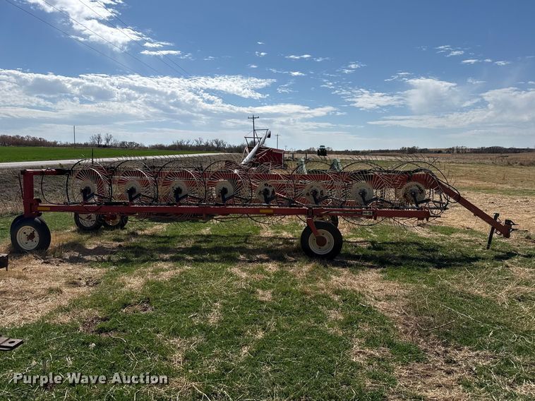 image for item DZ5206 H&S 14/16 WHL hay rake