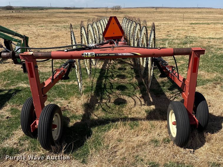 image for item DZ5206 H&S 14/16 WHL hay rake