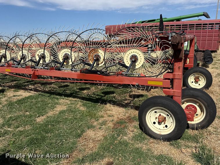 image for item DZ5206 H&S 14/16 WHL hay rake
