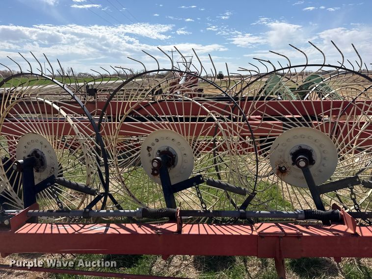 image for item DZ5206 H&S 14/16 WHL hay rake