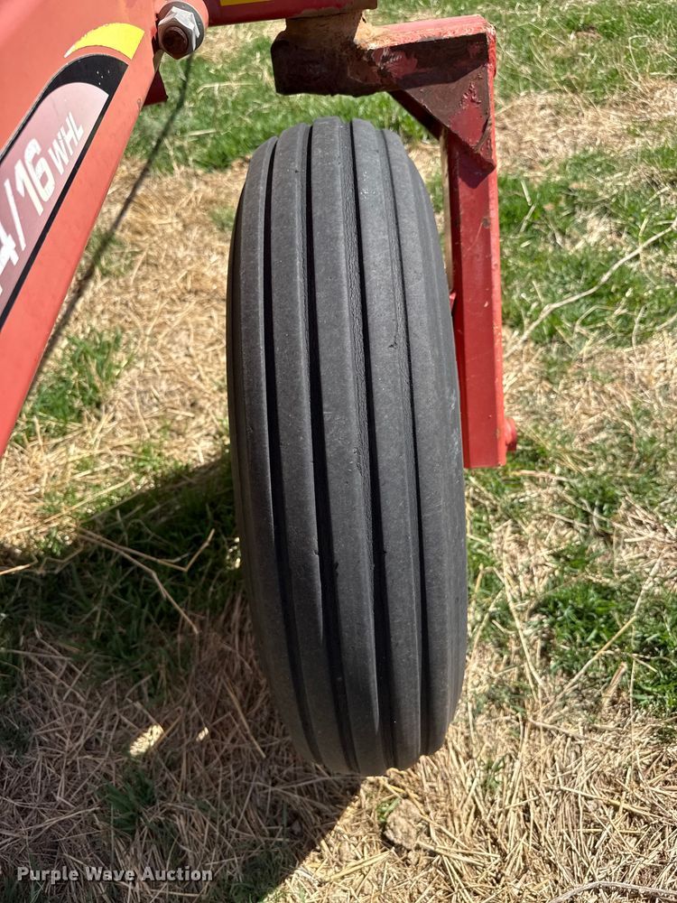 image for item DZ5206 H&S 14/16 WHL hay rake