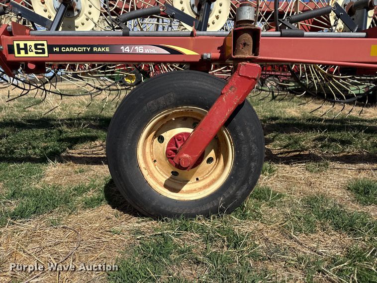 image for item DZ5206 H&S 14/16 WHL hay rake