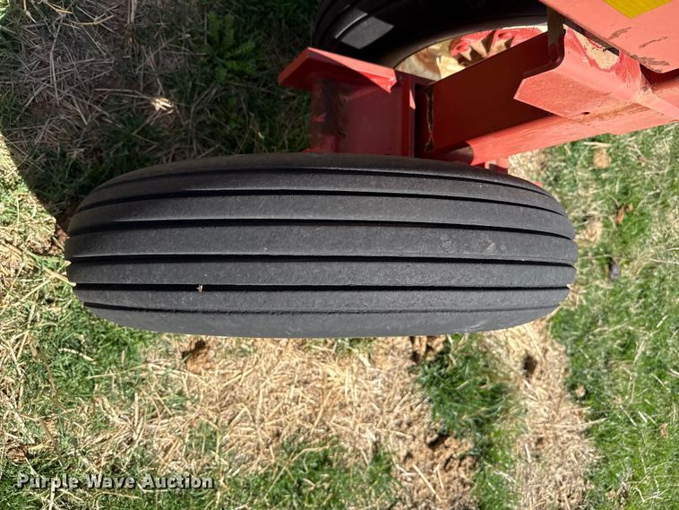 image for item DZ5206 H&S 14/16 WHL hay rake