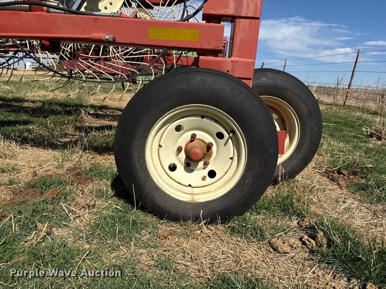 image for item DZ5206 H&S 14/16 WHL hay rake