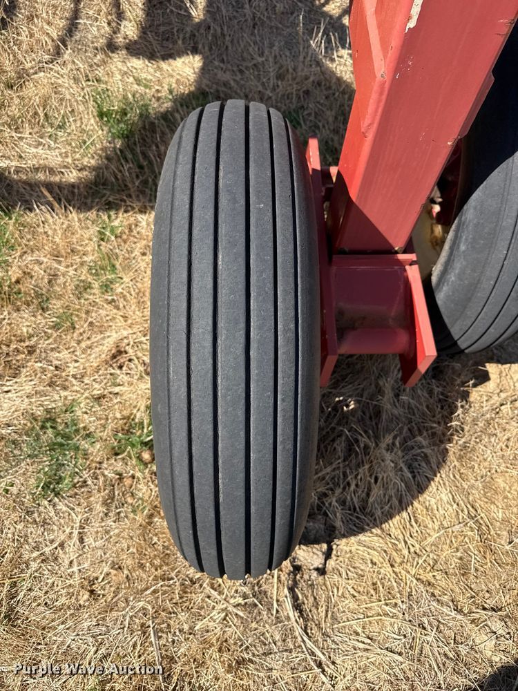 image for item DZ5206 H&S 14/16 WHL hay rake