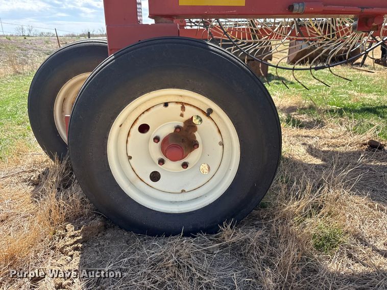 image for item DZ5206 H&S 14/16 WHL hay rake