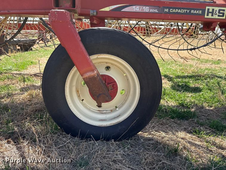 image for item DZ5206 H&S 14/16 WHL hay rake