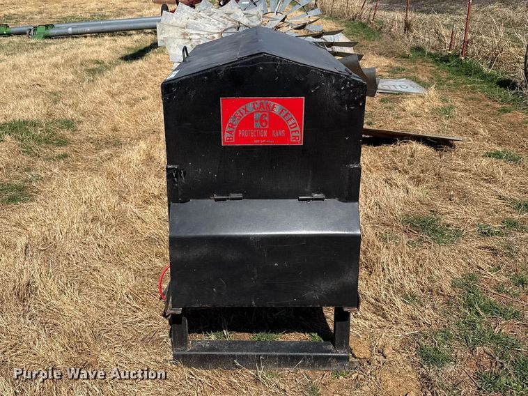 image for item DZ5212 Bar Six cake feeder