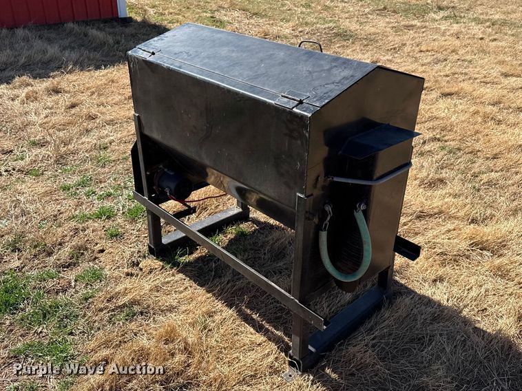 image for item DZ5212 Bar Six cake feeder