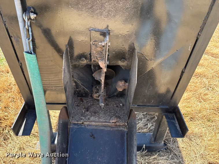 image for item DZ5212 Bar Six cake feeder