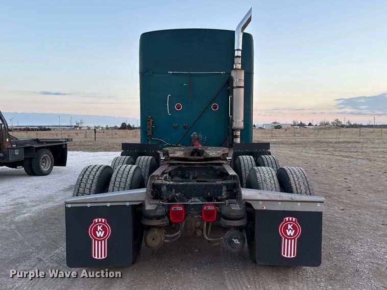 image for item DZ5213 1995 Kenworth T600 semi truck