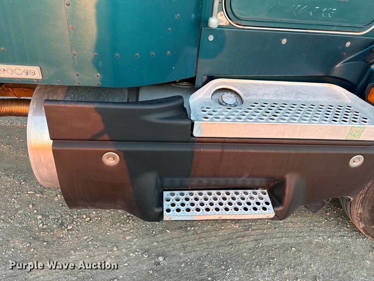 image for item DZ5213 1995 Kenworth T600 semi truck