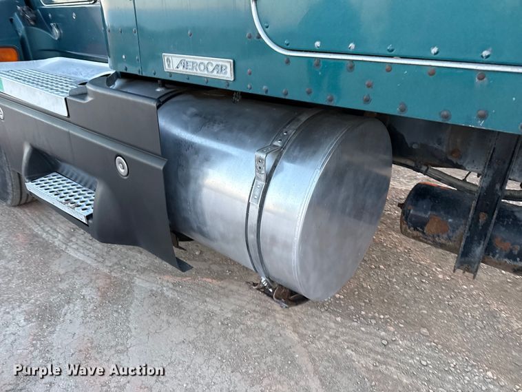 image for item DZ5213 1995 Kenworth T600 semi truck