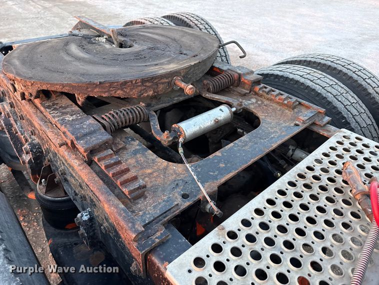 image for item DZ5213 1995 Kenworth T600 semi truck