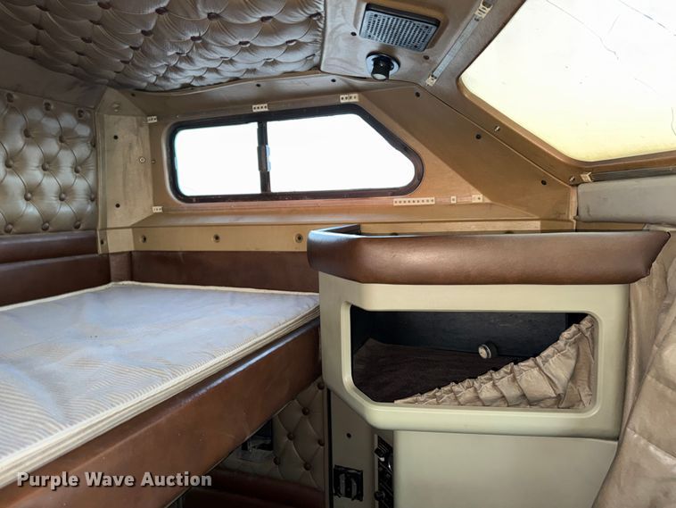 image for item DZ5213 1995 Kenworth T600 semi truck