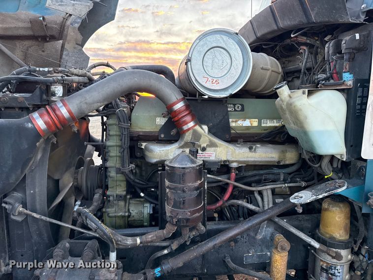 image for item DZ5213 1995 Kenworth T600 semi truck