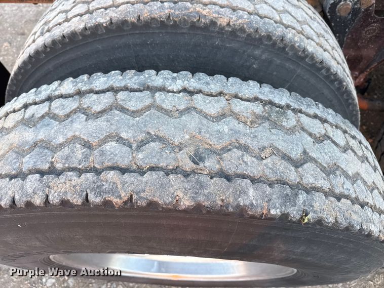 image for item DZ5213 1995 Kenworth T600 semi truck