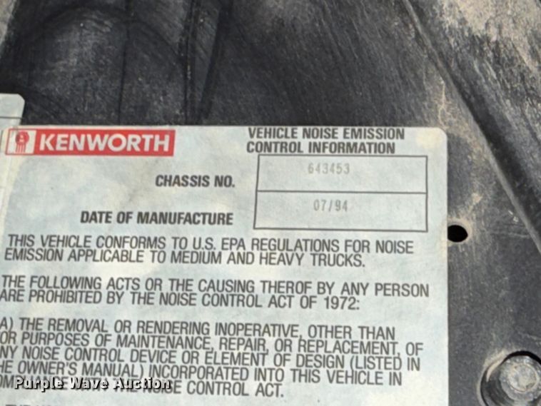 image for item DZ5213 1995 Kenworth T600 semi truck