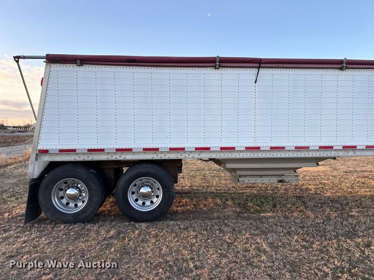 image for item DZ5216 1999 Wilson DWH-400C grain trailer