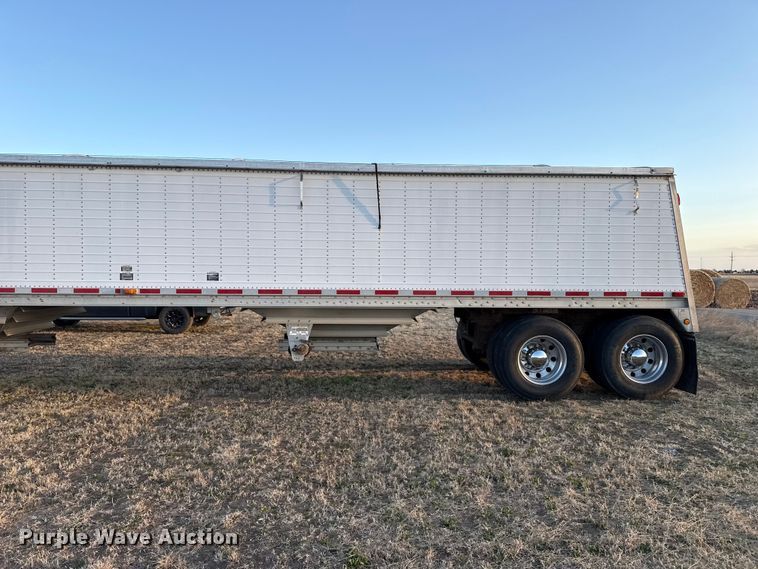 image for item DZ5216 1999 Wilson DWH-400C grain trailer