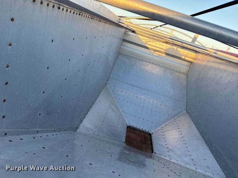 image for item DZ5216 1999 Wilson DWH-400C grain trailer