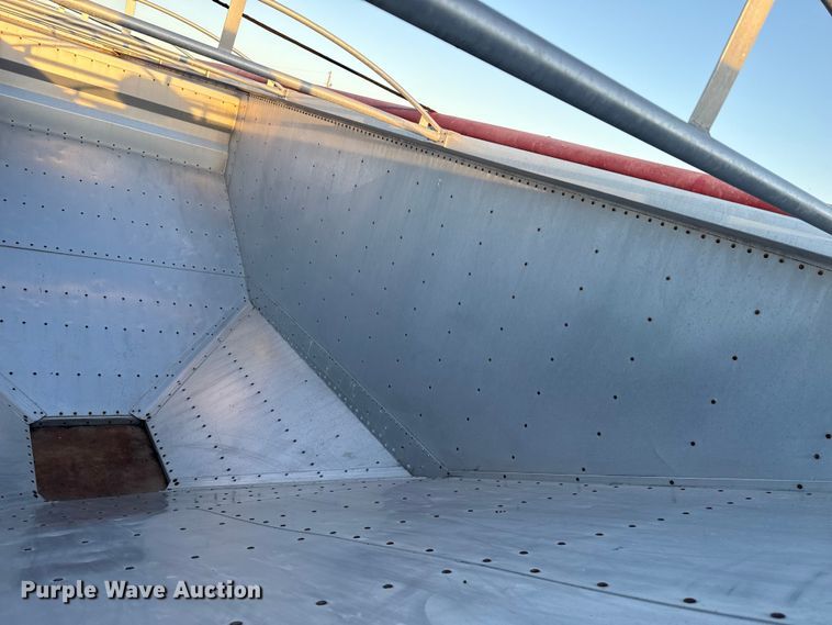 image for item DZ5216 1999 Wilson DWH-400C grain trailer