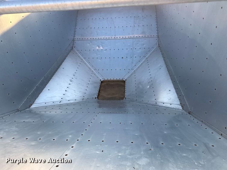 image for item DZ5216 1999 Wilson DWH-400C grain trailer