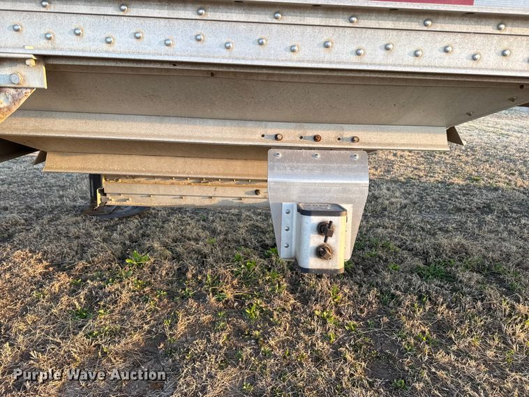 image for item DZ5216 1999 Wilson DWH-400C grain trailer