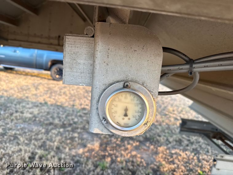 image for item DZ5216 1999 Wilson DWH-400C grain trailer