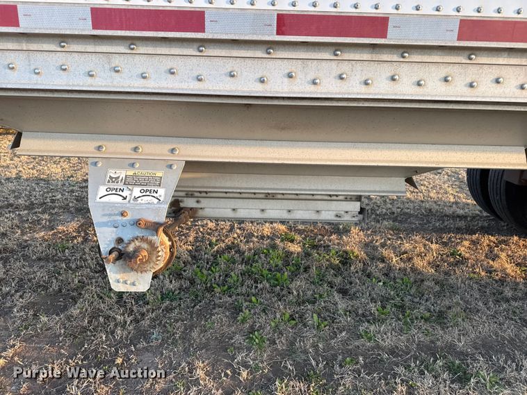 image for item DZ5216 1999 Wilson DWH-400C grain trailer