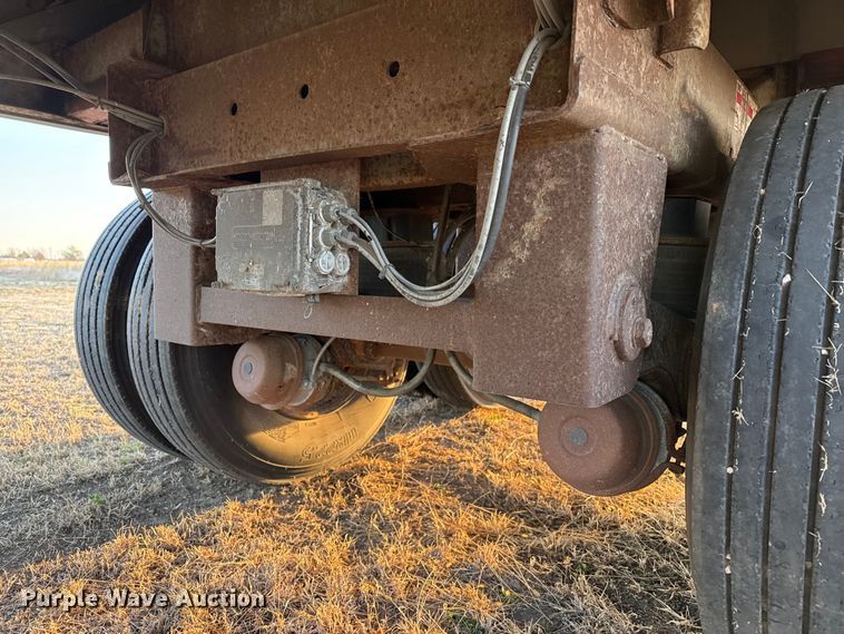 image for item DZ5216 1999 Wilson DWH-400C grain trailer