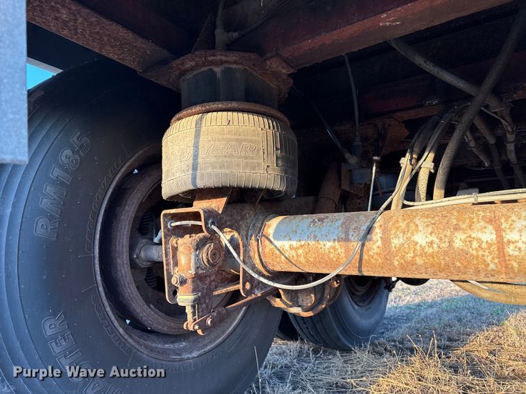 image for item DZ5216 1999 Wilson DWH-400C grain trailer