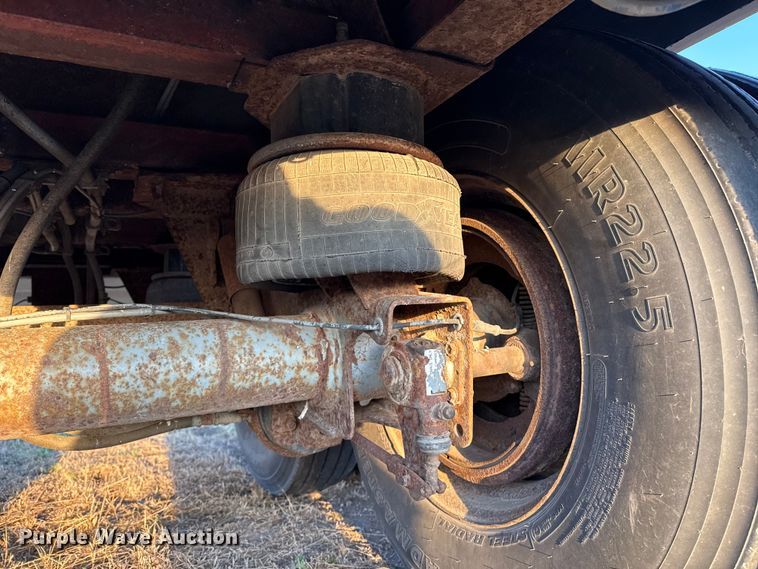 image for item DZ5216 1999 Wilson DWH-400C grain trailer