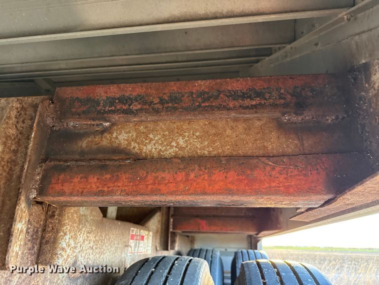 image for item DZ5216 1999 Wilson DWH-400C grain trailer