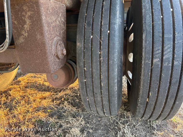 image for item DZ5216 1999 Wilson DWH-400C grain trailer