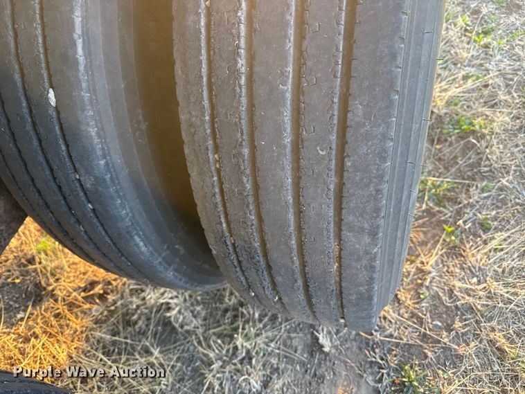 image for item DZ5216 1999 Wilson DWH-400C grain trailer