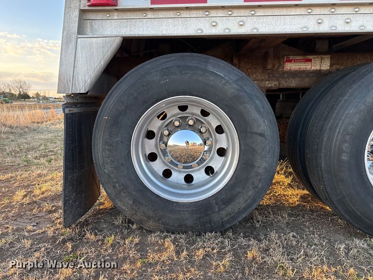 image for item DZ5216 1999 Wilson DWH-400C grain trailer