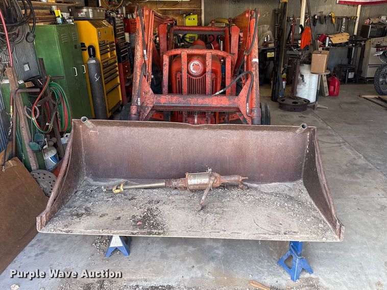 image for item DZ5276 1959 Ford 641 tractor