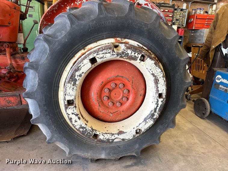 image for item DZ5276 1959 Ford 641 tractor