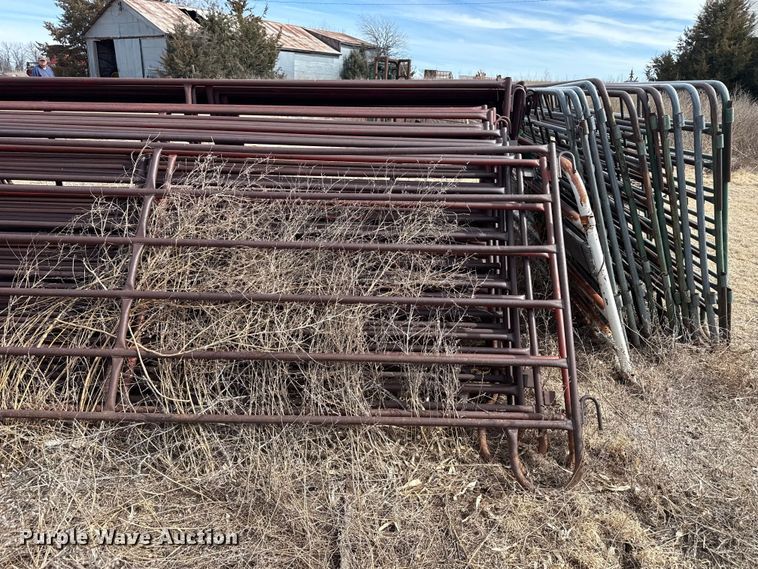 image for item DZ5300 (33) Grainfield Supply livestock panels