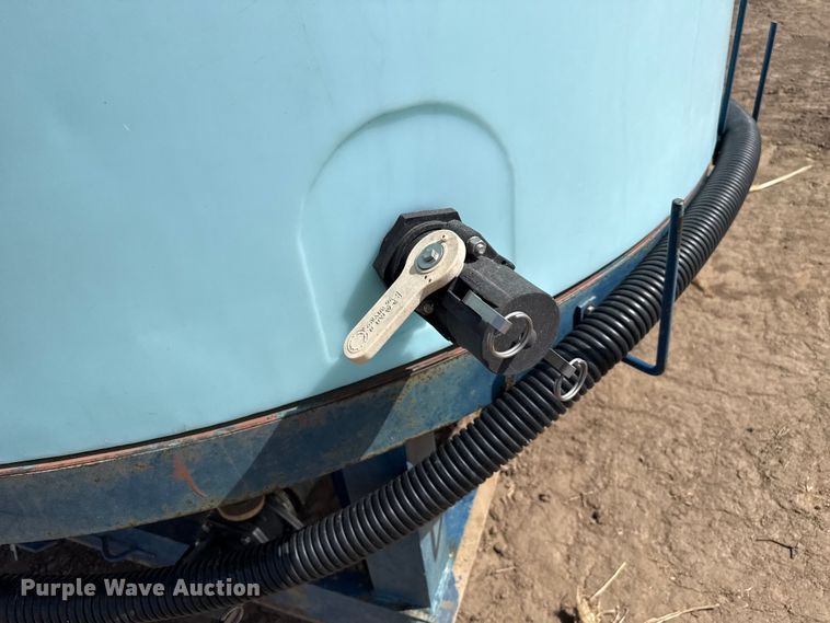 image for item DZ5304 Skiles Industries nurse tank trailer