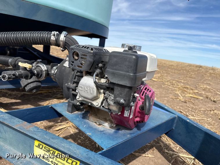 image for item DZ5305 2013 Skiles Industries nurse tank trailer