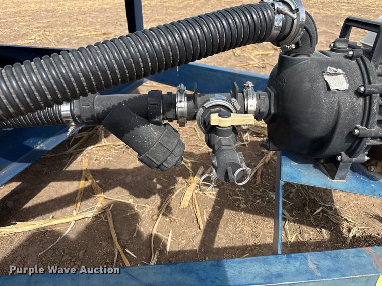 image for item DZ5305 2013 Skiles Industries nurse tank trailer